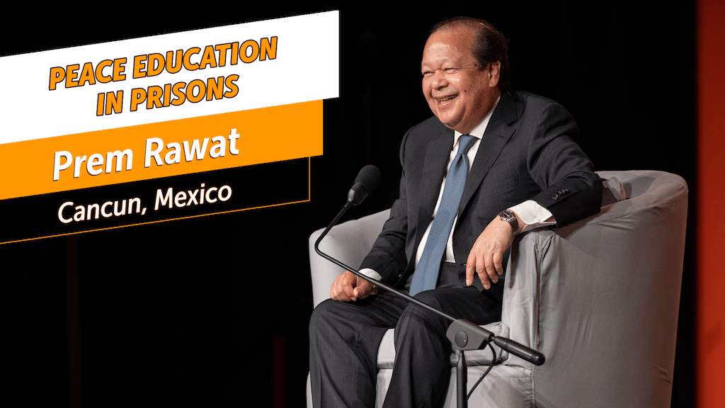Prem Rawat habló en México sobre por qué el Programa de Educación para la Paz ayuda a los reclusos.