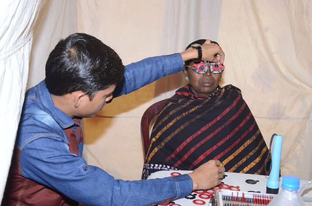 Inde : des dispensaires ambulants soignent les yeux de milliers de villageois
