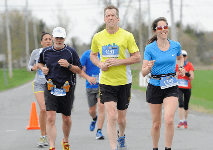 Stephen de Lorimier recauda fondos participando en maratones