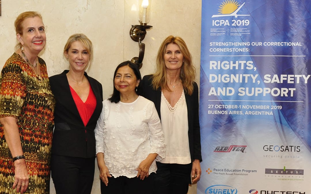 Argentine : des bénévoles présentent le PEP à des dirigeants de prisons lors de la conférence internationale de l’ICPA 2019