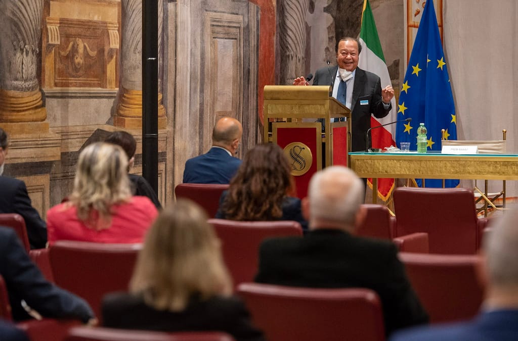 Sehen Sie Prem Rawat live mit Regierungsvertretern im italienischen Senat am 12. Oktober