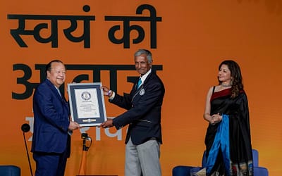 Prem Rawat bat le record du monde pour la lecture en public de son livre en hindi
