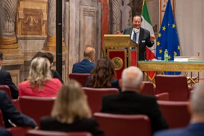 Prem Rawat spoke to Italian officials at the Senate in Rome.