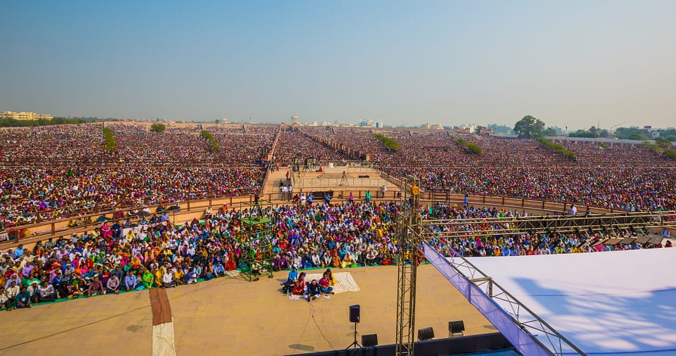 Prem Rawat speaks to hundreds of thousands of people at an event in India