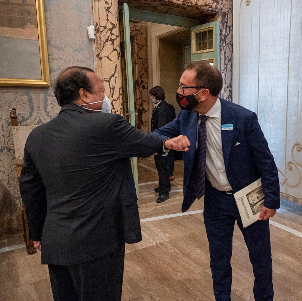 Prem Rawat and Minister of Justice Alfonso Bonafede shared an elbow bump as they met to discuss the Peace Education Program. Prem Rawat and Minister of Justice Alfonso Bonafede shared an elbow bump as they met to discuss the Peace Education Program.