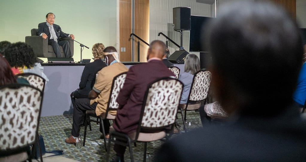 Prem Rawat speaks at the April 15 meeting in Cape Town.