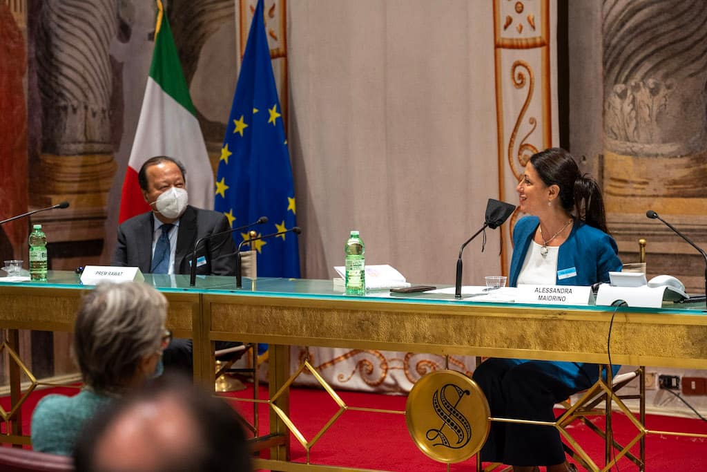 Senator Alessandra Maiorino was among the Italian leaders who spoke to Prem Rawat about the Peace Education Program. Senator Alessandra Maiorino was among the Italian officials who spoke to Prem Rawat about the Peace Education Program.